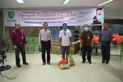Pengabdian Masyarakat: Polnes Salurkan Ratusan Paket Sembako Untuk Warga Terdampak Covid-19