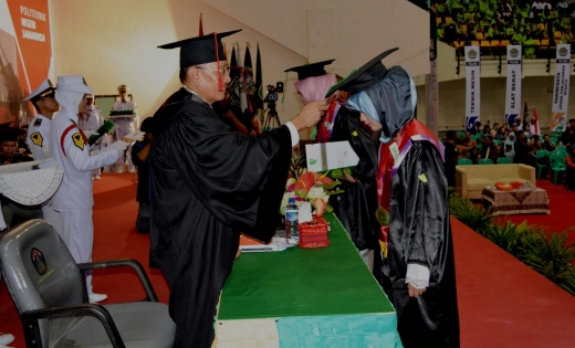 Pengumuman Tata Cara dan Syarat Pendaftaran Wisuda Mahasiswa POLNES Tahun 2018